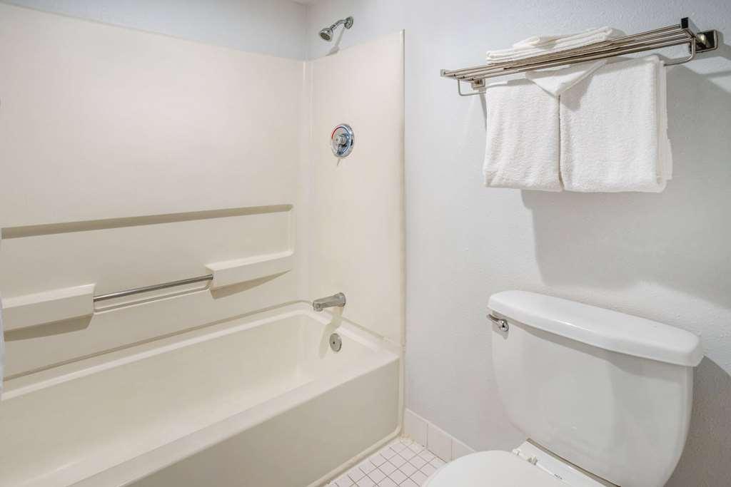 Travelodge By Wyndham Appleton Esterno foto